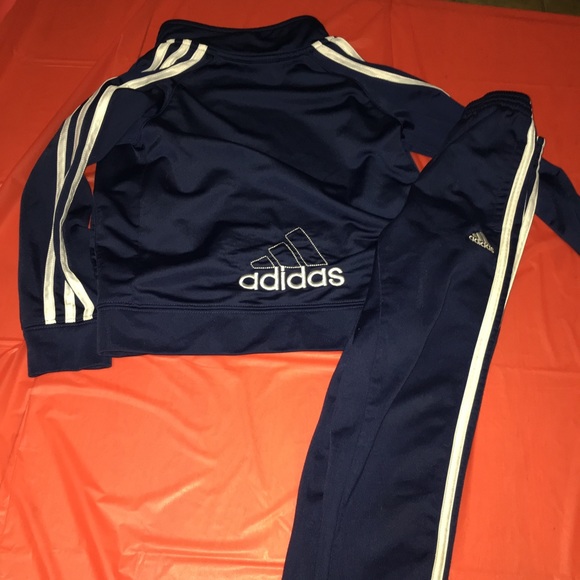 Adidas boys jogging suit - Picture 4 of 5
